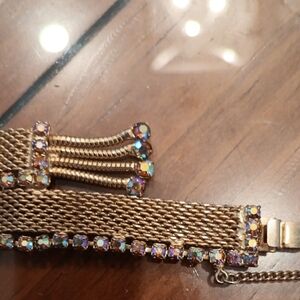 Elegant Vintage Gold Bracelet with Multicolor Accents